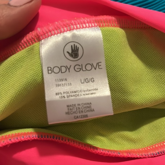 Body Glove Aro Scoop Multi Color Block Bikini. - Picture 8 of 8